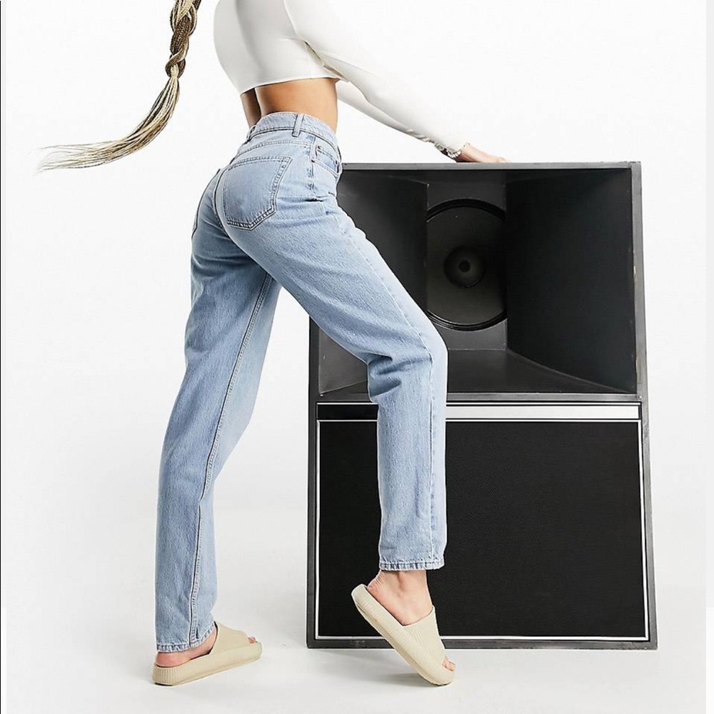 Light wash blue mom jeans